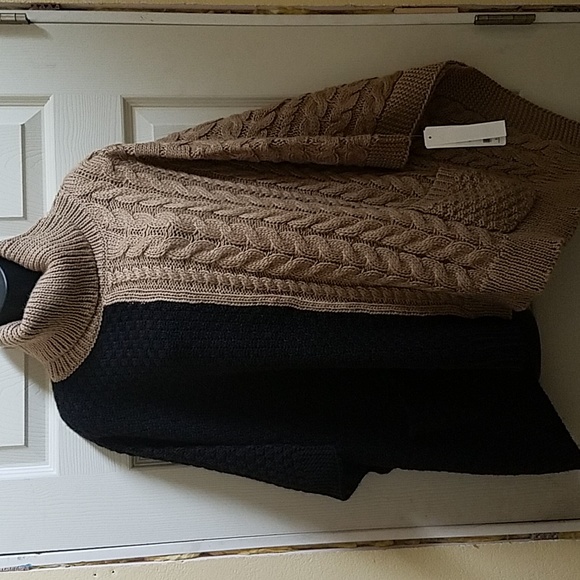 Andrea Jovine Poncho/sweater - Picture 4 of 5